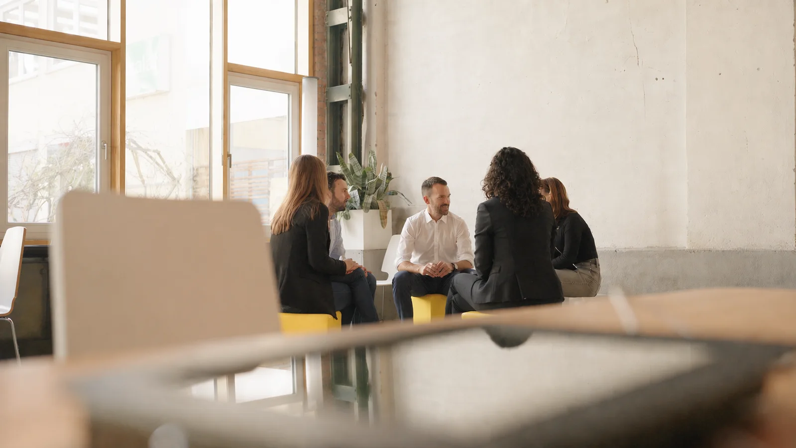 Teammeeting im Handelsumfeld